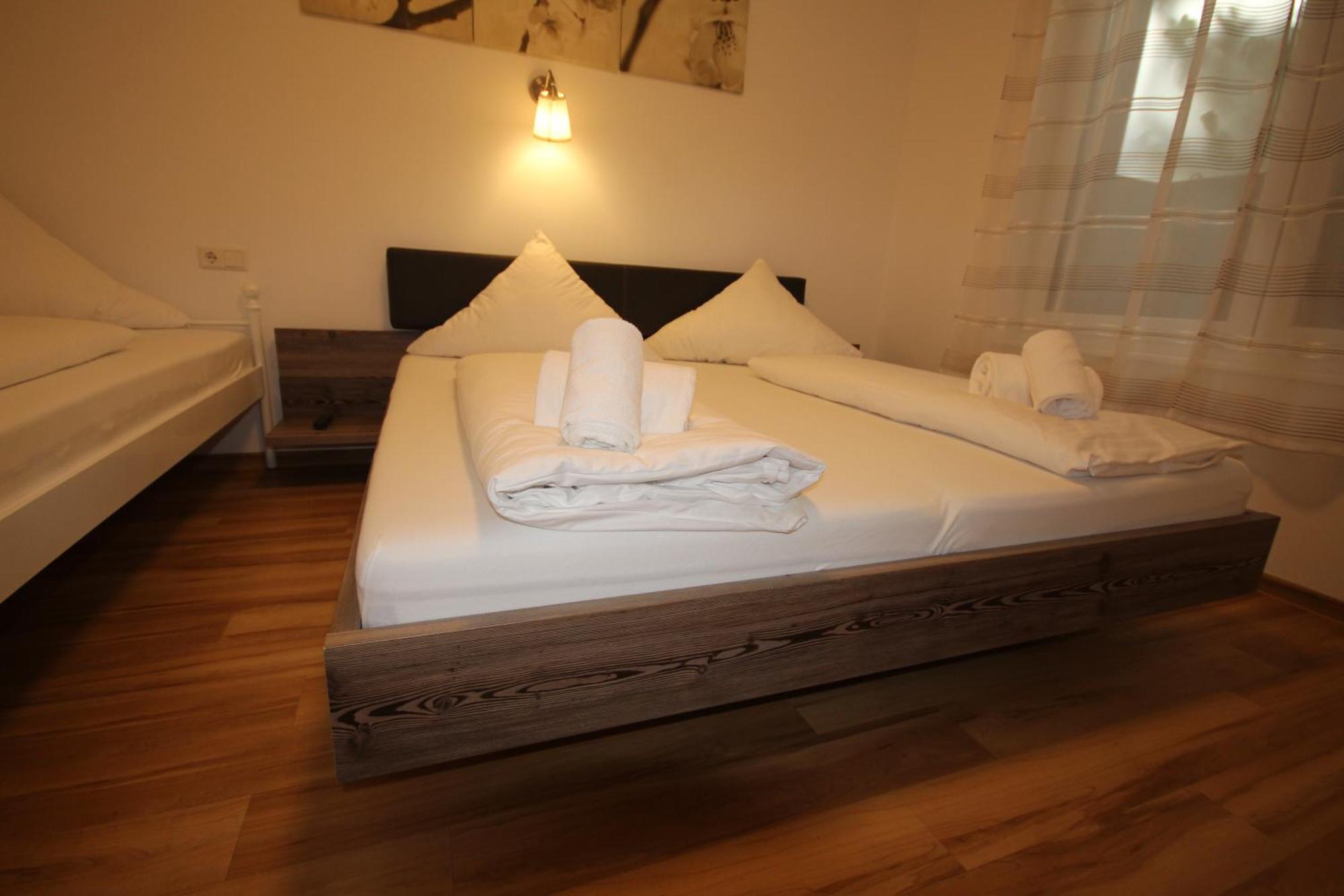 Kern Apartments Rust Bagian luar foto